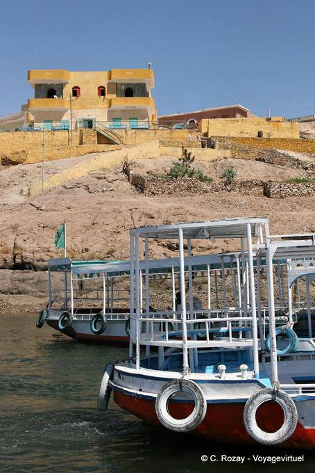 The Yellow House, Sheyakhah Thalethah Philae - Egypt