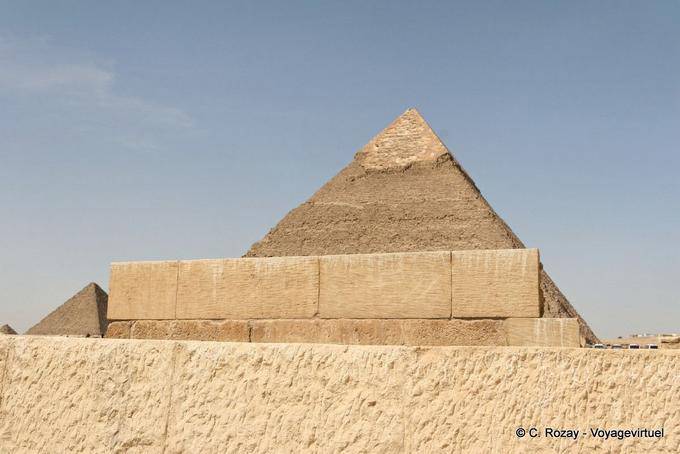 Perspective from the funerary temple on the Pyramid Khafras - Egypt