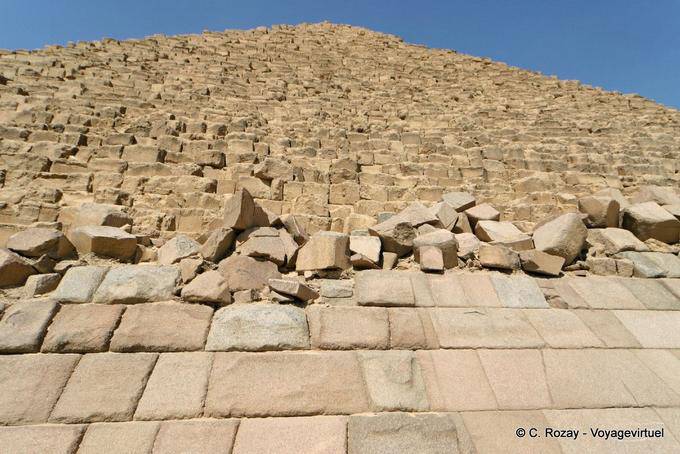 Construction pointing towards the sky, Kheops Pyramid, Giza - Egypt