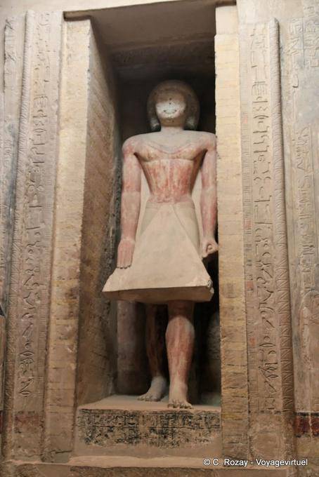 Statue of the master in a niche, Mastaba of Mereruka, Saqqara - Egypt