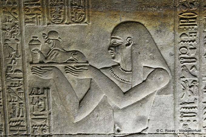 Another representation of the pharaoh with a perfume bottle held by a sphynx, Room Perfume Edfu Temple - Egypt