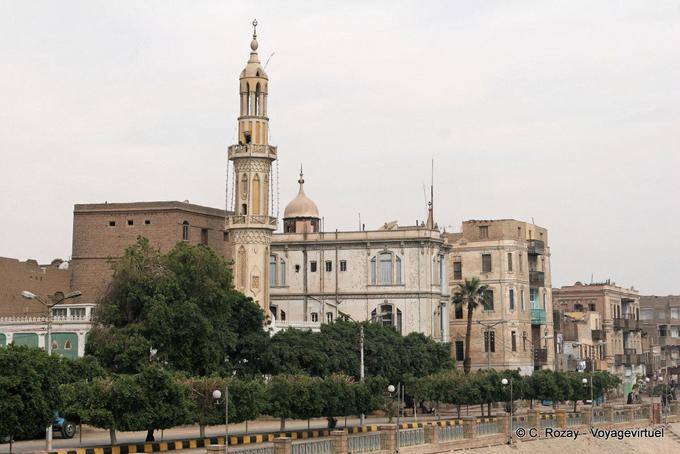 Mosque and minaret on the Nile, Esna - Egypt