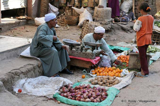 Antique dealer's balance, Luxor - Egypt