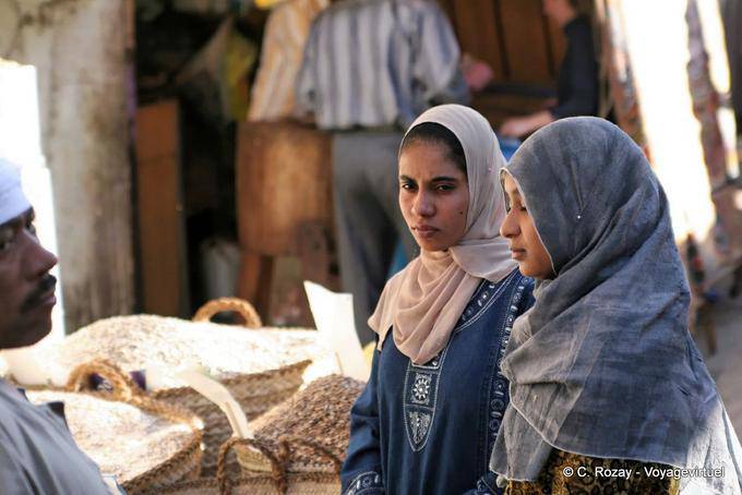 Sails market women, Luxor - Egypt
