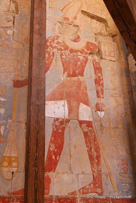 Hatshepsut man in the face ripped off, Deir el-Bahari - Egypt