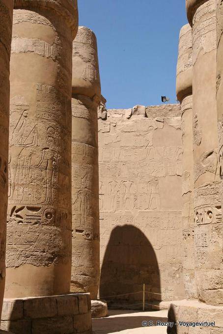 Column shadow on the wall, Temple of Karnak - Egypt
