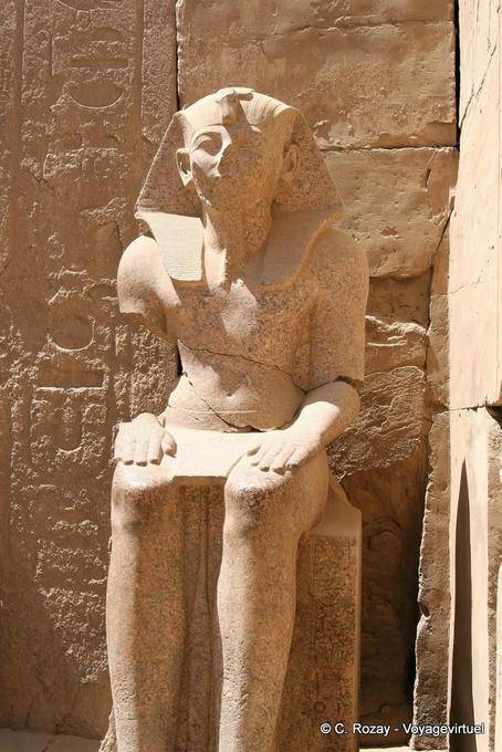 Karnak temple statue front view of Thutmose III - Egypt