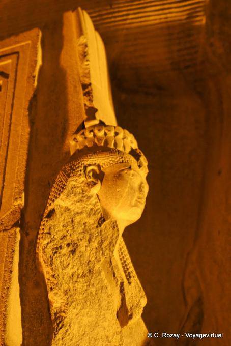 Nefertari Meryenmout, top of the statue, Luxor Temple - Egypt
