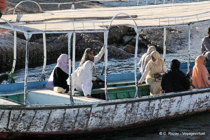 Transport women on the Nile - Egypt