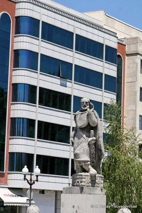 Burgos, statue Margin Angolines, Plaza Primo de Rivera - Spain