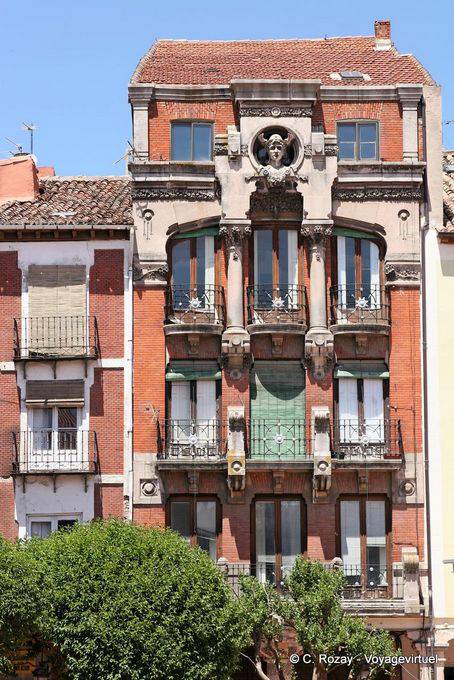 House with columns, Burgos - Spain