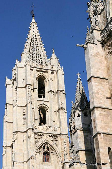 Top of Gothic left turn, León Cathedral - Spain