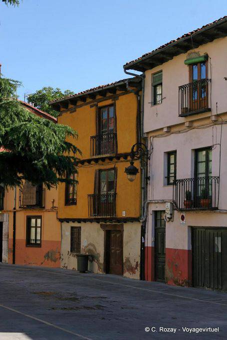 Old house on plot León - Spain