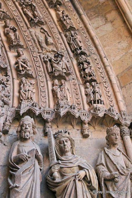 Kings and Queen carved on the portada San Francisco, León Cathedral - Spain