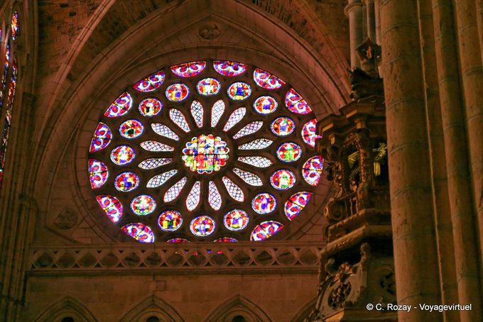 Rosette of León Cathedral, view from the inside - Spain