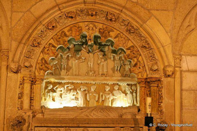 Tomb del obispo don Rodrigo, León Cathedral - Spain