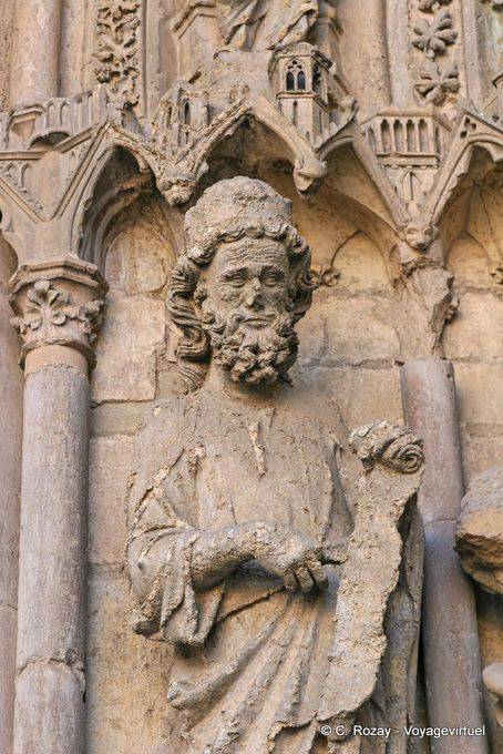 Statue parchment, Santa Maria Cathedral of Leon - Spain