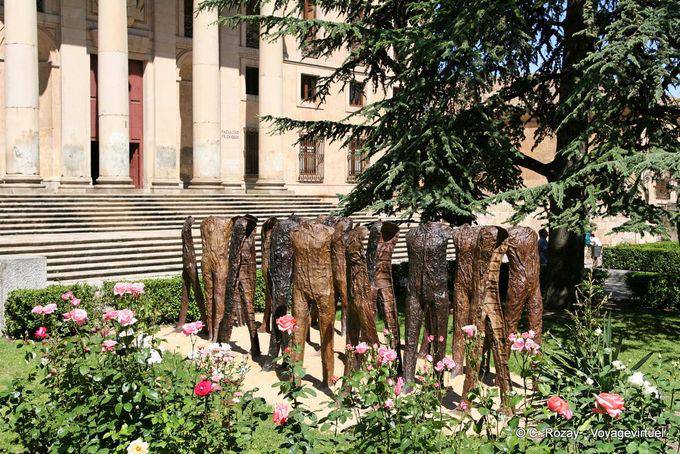 Sculptural group headless Plaza Anaya, Salamanca - Spain