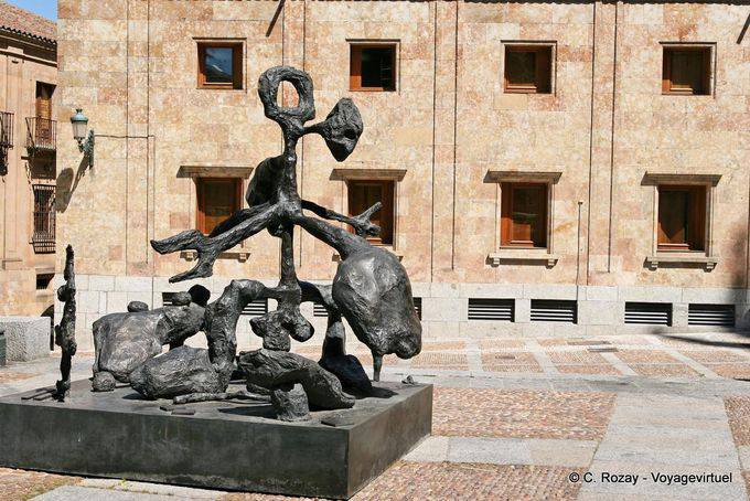Modern art, metal statue, Plaza Anaya, Salamanca - Spain