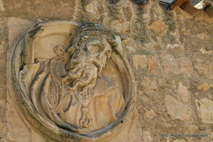 The head sticking out of the wall, sculpture, Salamanca - Spain
