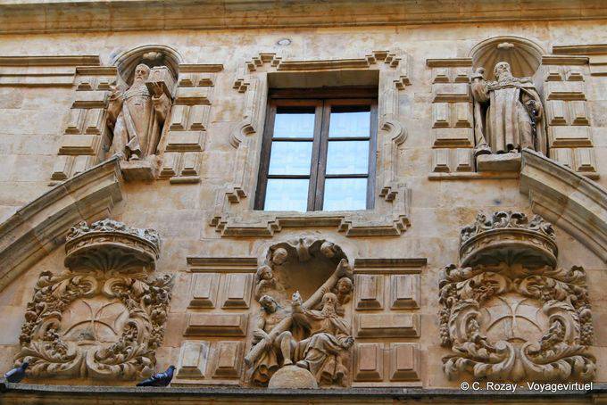 Sculpture on facade Calle Zamora, Salamanca - Spain