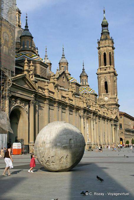 Globo Terráqueo of hormigón, work of Francisco Rallo Lahoz, before the Basilica de Nuestra Señora del Pilar, Zaragoza - Spain