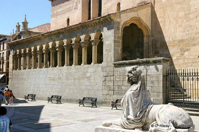 Exterior view of the Portico de la iglesia de San Martin, Segovia - Spain
