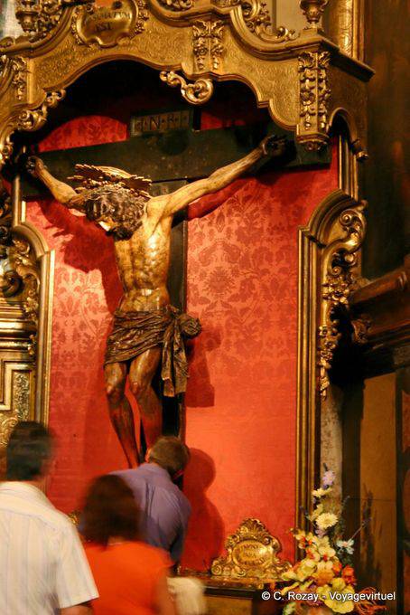 Devotion to Christ on the Cross-Catedral Basilica de Nuestra Señora del Pilar, Zaragoza - Spain