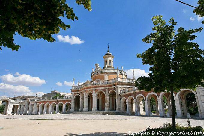 Aranjuez, Iglesia San Antonio from Calle Rio Guadelia - Spain