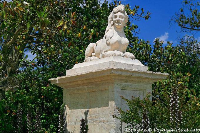 Woman sphinx, Aranjuez, Jardin del Parterre - Spain