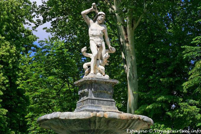 Fuente de Hércules e Hidra, Aranjuez, Jardin del Parterre - Spain
