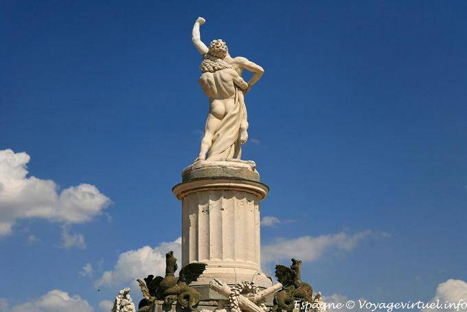 Rear view of fuente de Hércules, Aranjuez Jardin del Parterre - Spain