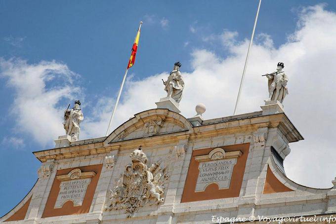 Main entrance with statues, Palacio Real, Aranjuez - Spain