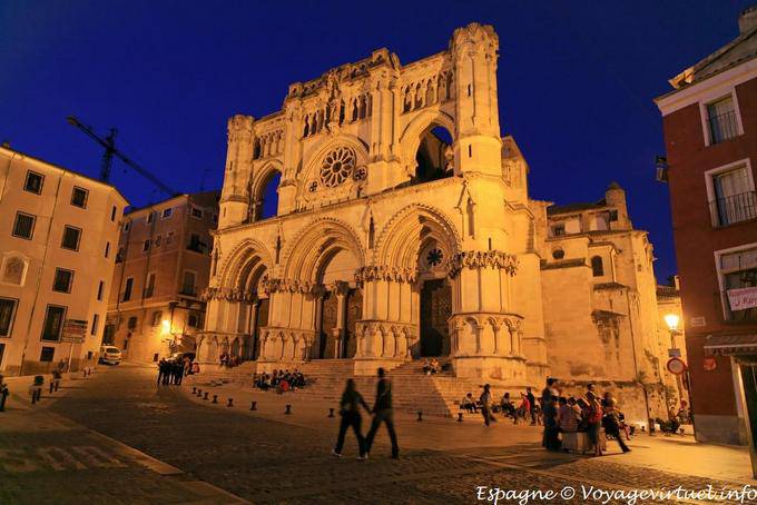 Cuenca, Plaza Mayor by night - Spain