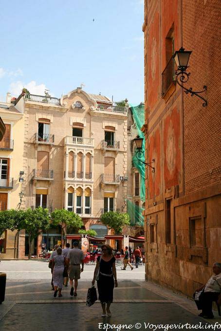 Murcia, walking in the shade - Spain