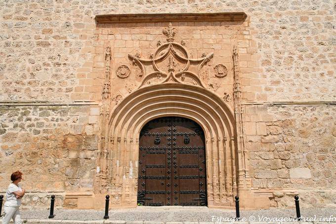 Tembleque door of the Church of Ascension - Spain