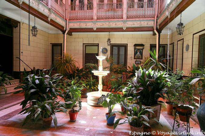 Toledo, Patio with fountain - Spain