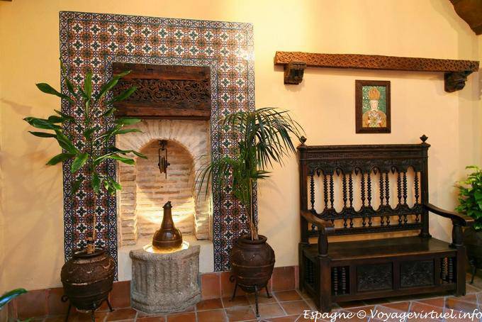 Toledo, Patio Old Well - Spain