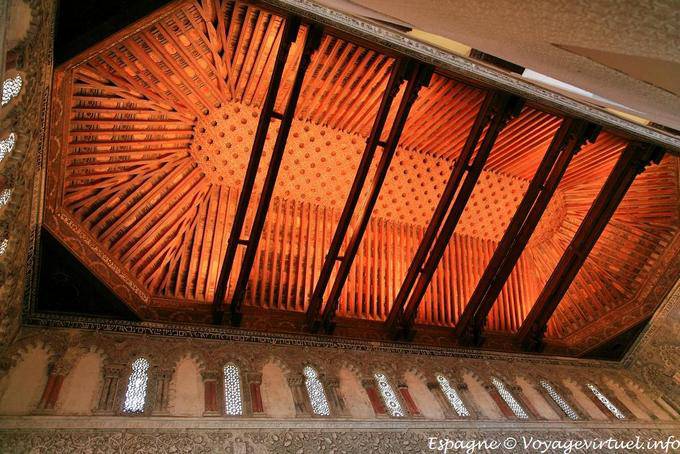 Carved wooden ceiling, El Tránsito Synagogue, Toledo - Spain