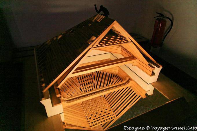 Model representing the architecture of the ceiling, El Tránsito Synagogue, Toledo - Spain