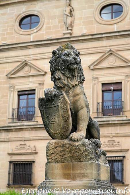 Úbeda, one of the two lions, instead Molina - Spain