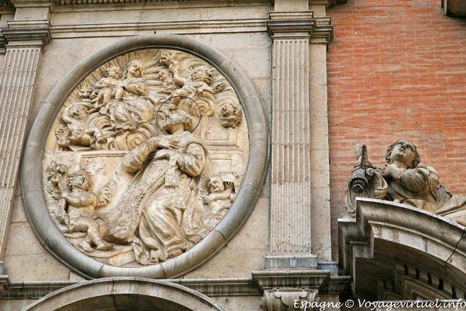 Valencia, Iglesia Santo Tomas, detail of the facade - Spain