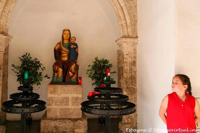 Valencia, Daughter and the Virgin - Spain