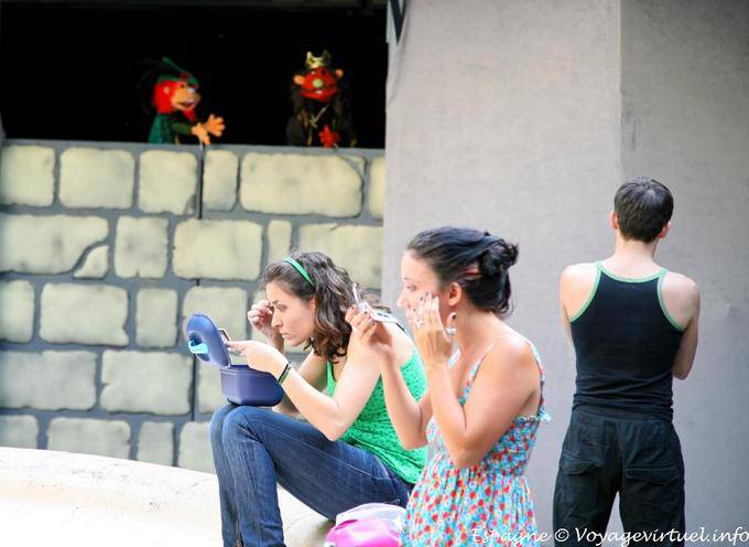 Valencia, makeup artists, Plaza Redonda - Spain