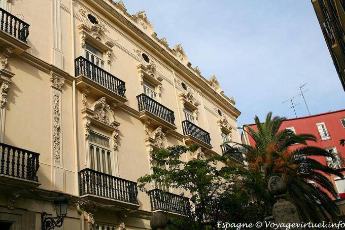 Valencia, a facade between other - Spain
