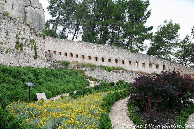 Walls of the castle El Mayor, Xàtiva - Spain