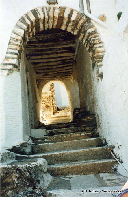 Tinos, arched alley - Greece