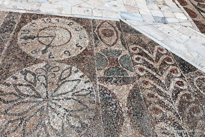 Milos, Triovassalos, pendulum and reasons - Greece