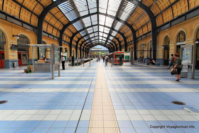 Piraeus metro station - Greece