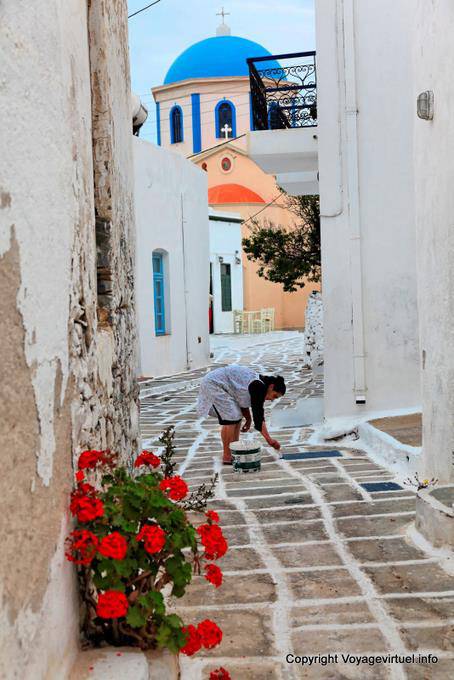 Serifos, Hora, painting street - Greece